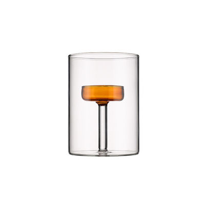 Luxus-Esserfahrungen mit stilvollem, klarem Glas, Metallkerzenhalter und Holzdeckel