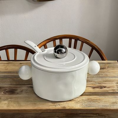 Stylische herzförmige keramische Schüssel mit doppelten Griffe Edelstahldeckel Mikrowelle