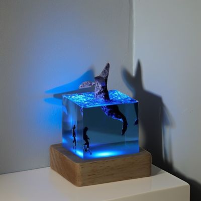 Moderne Kunst Antike Stil Kreativer Hai Taucher LED Nachtlampe mit Bambuskonstruktion