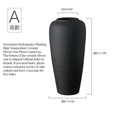 Moderne nordische Wohnkultur Keramik-Vasen mit Pampas-Gras und natürlichen getrockneten Blumen