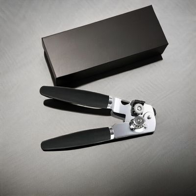 Multifunktionaler Flaschenöffner aus Edelstahl mit Safe Edge Design und benutzerdefiniertem Logo