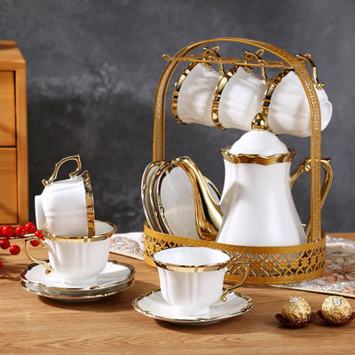 Modernes Modernes Vintage-Gold-Porzellan-Tee-Set für nachhaltige und stilvolle Häuser