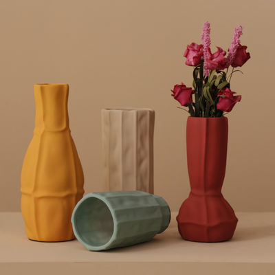 Speziell geformte Glaskeramische Vase in modernem Stil für Hochzeiten und Zuhause