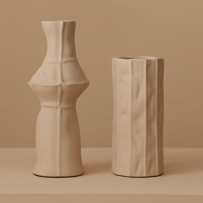 Moderne unregelmäßige Keramik-Blumenvase für Badezimmer