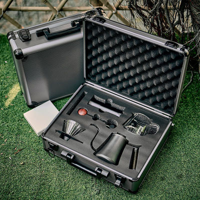 Keramisches Glas-Handbrühe-Kaffeeset mit hochfilterter Kunststoffkanne und Papieraccessoires