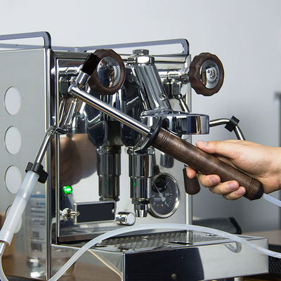 Kaffeebürste aus Plastik gegen Verbrennung Das perfekte Werkzeug zur Reinigung von Espressomaschinen