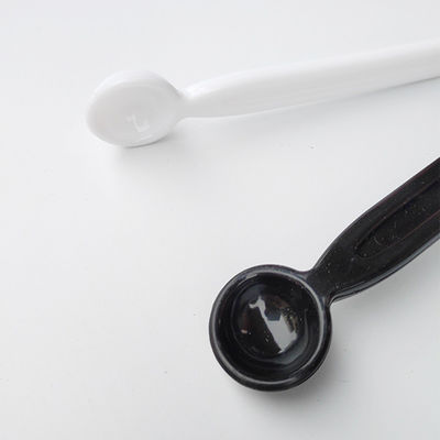 Moderne Holzschleifbürste Nylon-Espresso-Bürste Kunststoffstand Klopfbox in Taschenform für Kaffee-Tee-Liebhaber