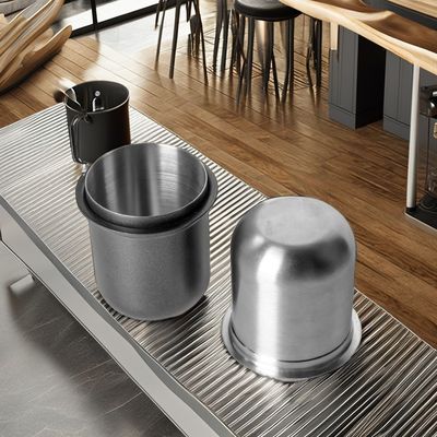 Modern geschnitzte Kaffeetasse aus Edelstahl für die Handfrei-Pulververteilung