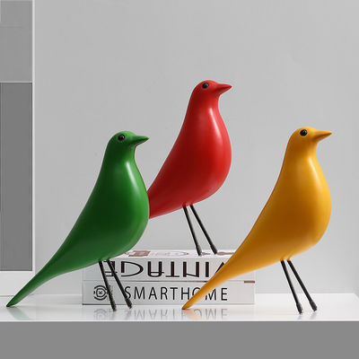 Mehrfarbige Harzverzierungen Einfaches Vogeldesign für Art Deco-Stil Wohnzimmer