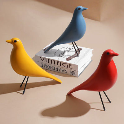 Mehrfarbige Harzverzierungen Einfaches Vogeldesign für Art Deco-Stil Wohnzimmer