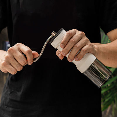 Kompakte manuelle Kaffeemühle Edelstahl Keramik-Burr-Mahlmaschine für tragbare