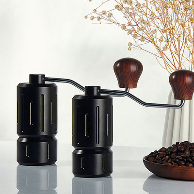 Fertigung von Handkaffeemühlern aus Edelstahl