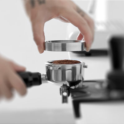 Kaffeebohnen aus Edelstahl Kaffeebohnen verfälschen Umweltschonend 51MM 58MM Magnetkaffee-Dosierring