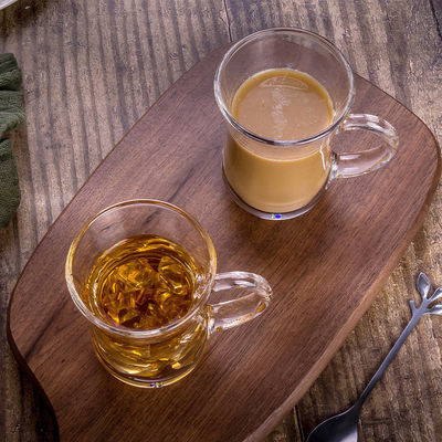 Minimalistischer Design-Stil Berg-Form-Glasbecher für Kaffee-Saft-oder Eiscreme Trinken