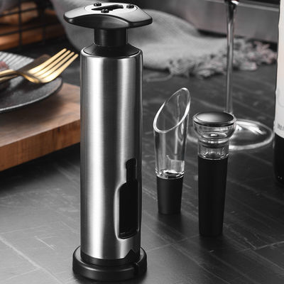 Custom Farbe Smart wiederaufladbarer Weinöffner mit Automatik-Gießen und Flaschenöffner-Funktion