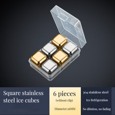 Mehrfachverwendbare Gold-Eiswürfel zum Kühlen von Wein und Spirituosen