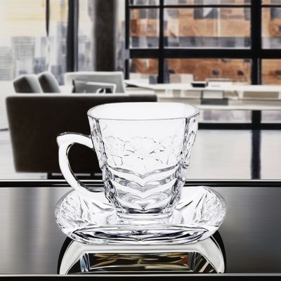 Klassisches Design Kaffee-Tee-Sets Transparente Glas-Tasse-Teller-Set mit Mustergriffe