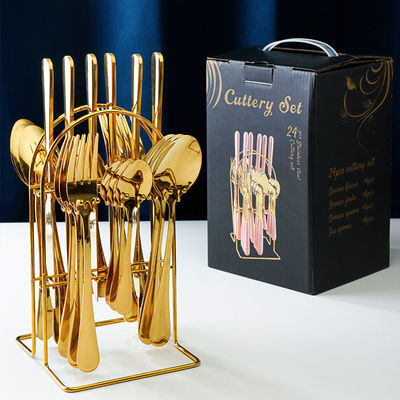 Flatware setzt Edelstahl-Gold-Schneidereien für nachhaltige Hochzeitsfeiern