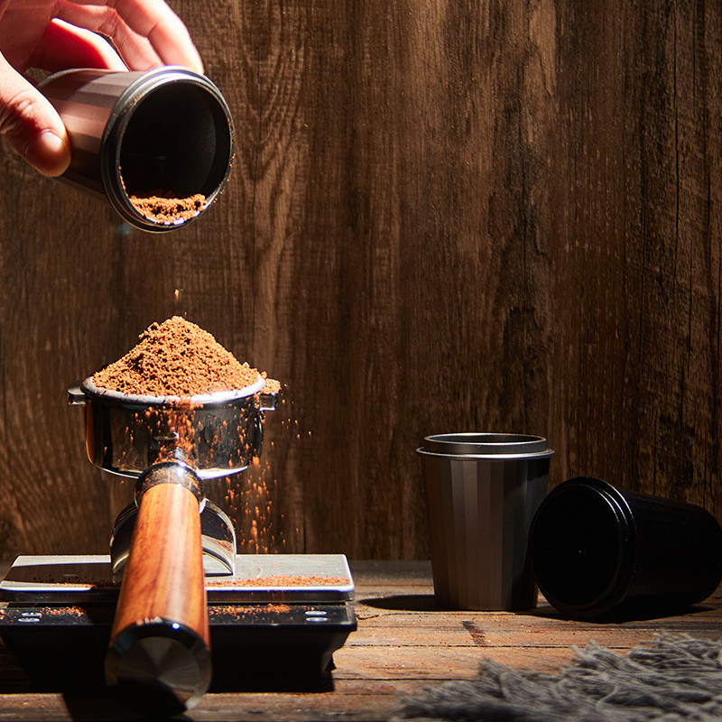 Edelstahl Barista-Dosierbecher für eine präzise Kaffeepulvermessung